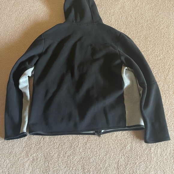 Men’s nike tech - Picture 2 of 2